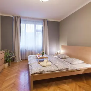 https://modern-central-apartment-dlouha.praguehotelsweb.com